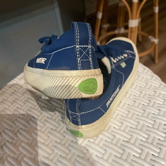 Pantone Blue Sneakers Womens Size 7 - Picture 5 of 10